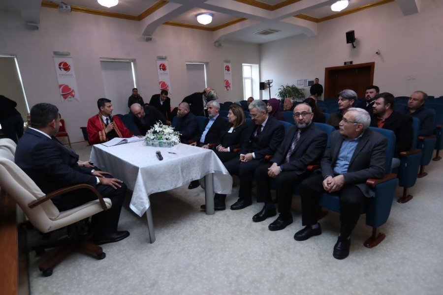 Depremzede Ailelerine Destek Almaya Gittikleri Valilikte Dünya Evine Girdiler