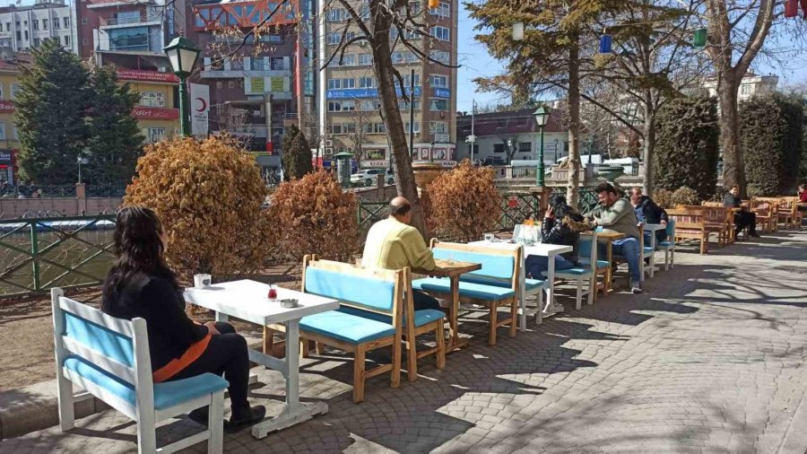 Eskişehir’de Yazı Aratmayan Sıcaklar