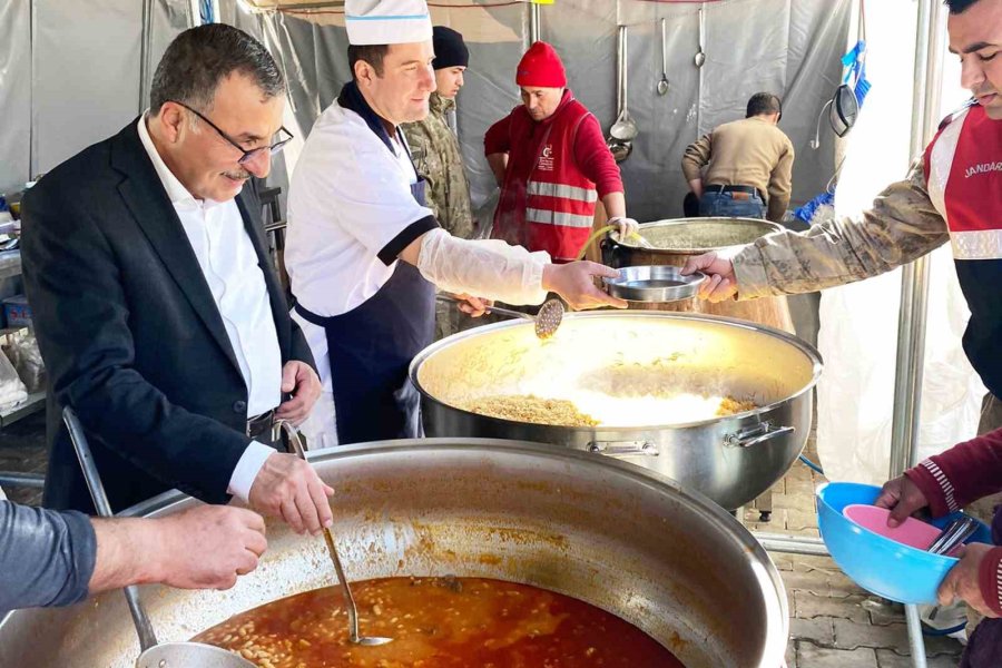 Kmü Deprem Bölgesinde Aşevi Kurdu