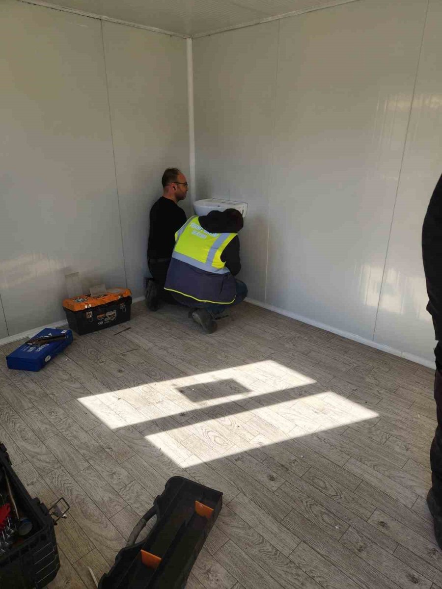 Kayseri Büyükşehir’in Afet Bölgesinde Bir İlk Olacak Konteyner Çarşı Yapımı Tüm Hızıyla Sürüyor