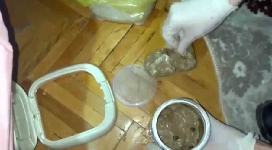 Konserve Kutusundan Yarım Kilo Uyuşturucu Çıktı