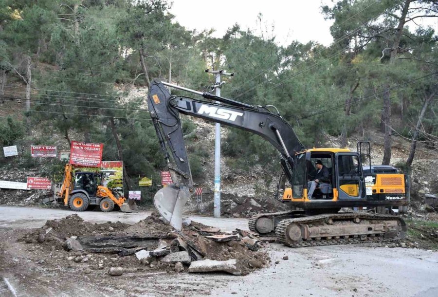 Konyaaltı’nda Sel Sularının Yıktığı Köprüler Onarıldı