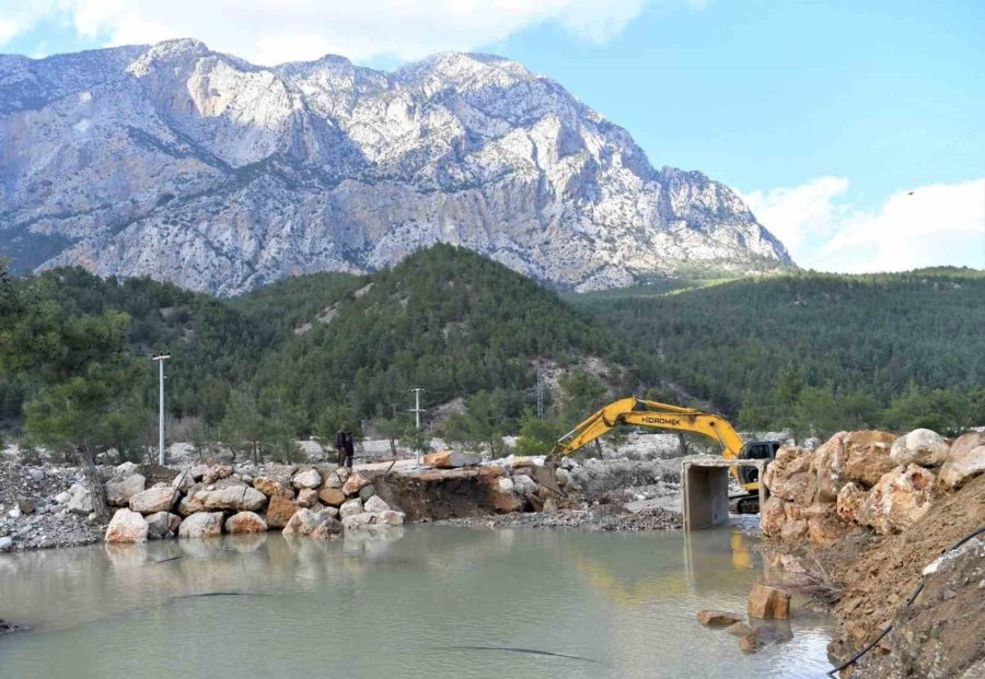 Konyaaltı’nda Sel Sularının Yıktığı Köprüler Onarıldı