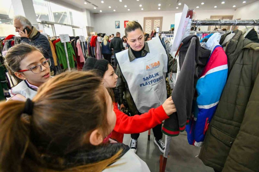 Muratpaşa’da Yardım Noktaları Yeniden Düzenlendi