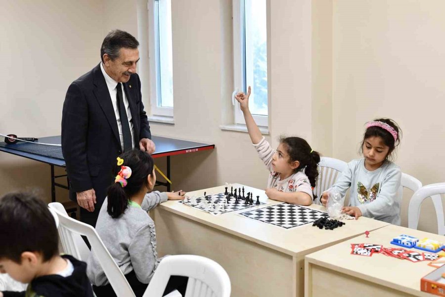 Başkan Ataç’tan Yaşam Köyündeki Depremzedelere Ziyaret