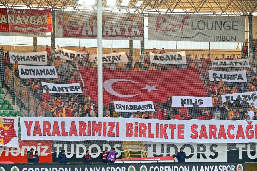 Corendon Alanyaspor - Galatasaray Maçında Duygu Dolu Anlar