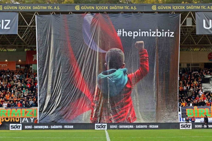 Corendon Alanyaspor - Galatasaray Maçında Duygu Dolu Anlar