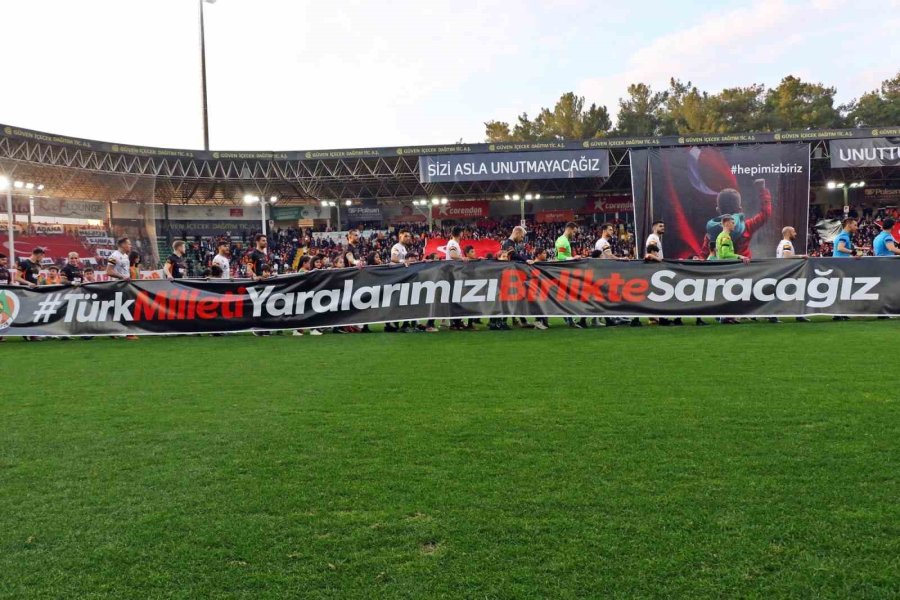 Corendon Alanyaspor - Galatasaray Maçında Duygu Dolu Anlar
