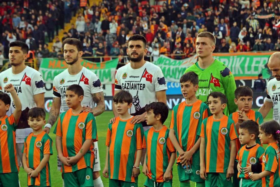 Corendon Alanyaspor - Galatasaray Maçında Duygu Dolu Anlar