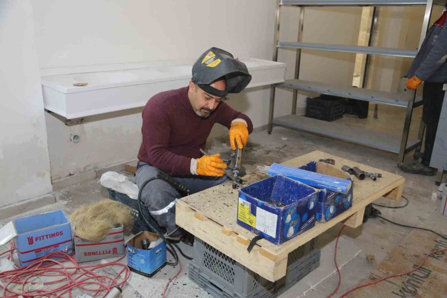 Agü Vakfı’na Ait Kyk Yurdu Depremzedelerin Kullanımına Hazır