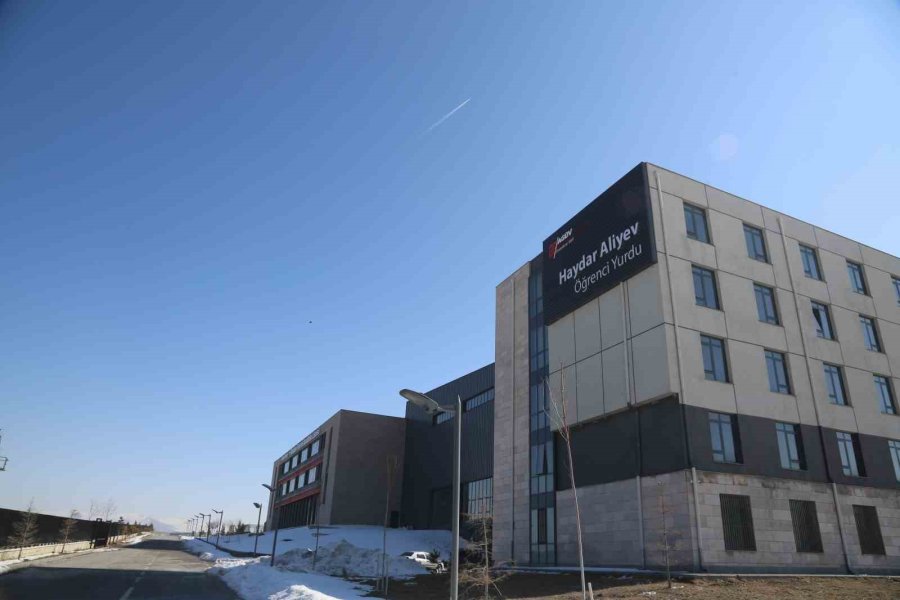 Agü Vakfı’na Ait Kyk Yurdu Depremzedelerin Kullanımına Hazır