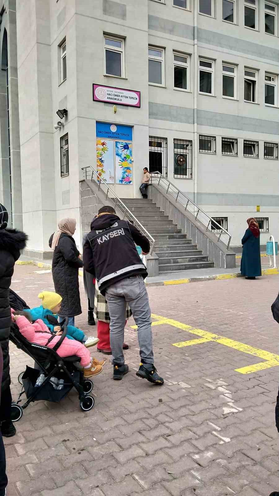 Narkotik Polisinden Okullarda Denetim