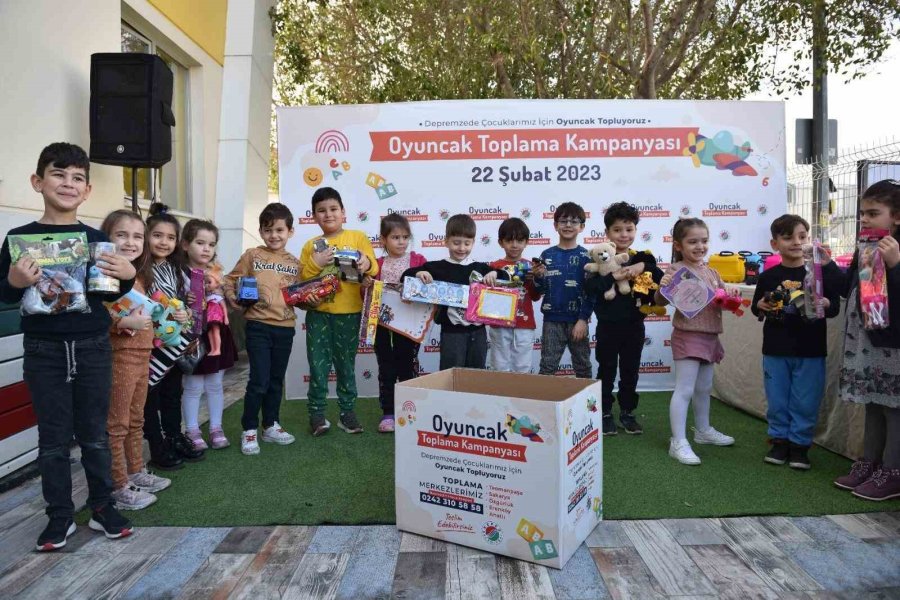 Kepez Belediyesi Deprem Bölgesine Yardıma Devam Ediyor