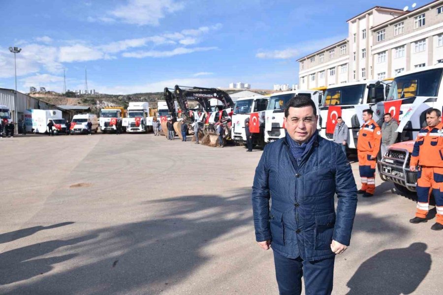 Kepez Belediyesi Deprem Bölgesine Yardıma Devam Ediyor