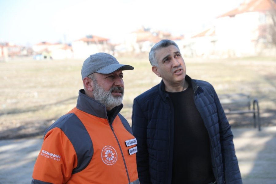 Başkan Çolakbayrakdar, Depremde Hasar Gören Yapıların Yıkım Çalışmalarını Kontrol Etti