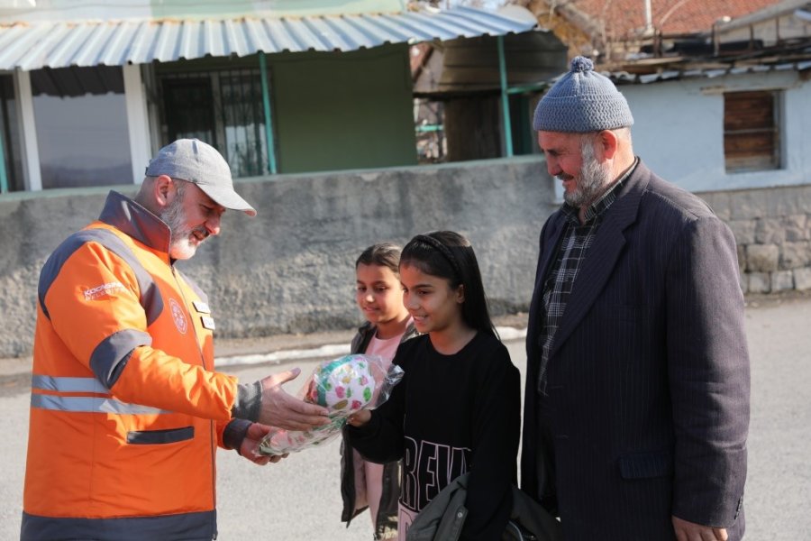Başkan Çolakbayrakdar, Depremde Hasar Gören Yapıların Yıkım Çalışmalarını Kontrol Etti