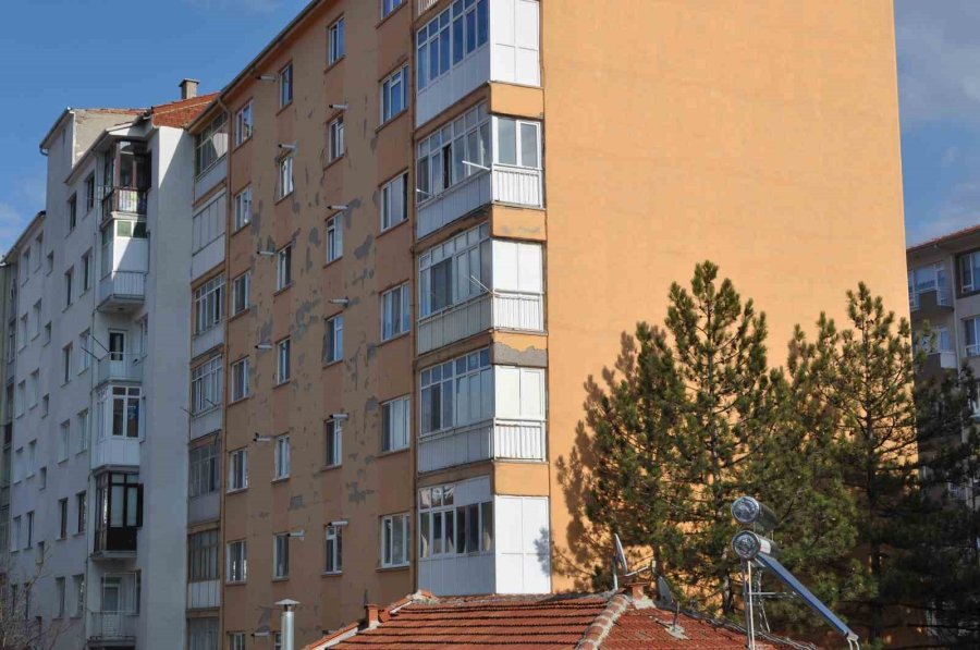 Emlakçılar Müstakil Ve Az Katlı Evlerde Yaşanan Yüksek Talebi Karşılamakta Zorluk Çekiyor