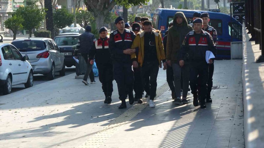 Uyuşturucuyla Yakalandı, ’depremzedeleri Taşıyorum’ Dedi