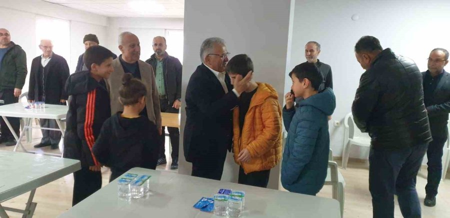 Başkan Büyükkılıç, Depremzedelerin Her Zaman Yanında