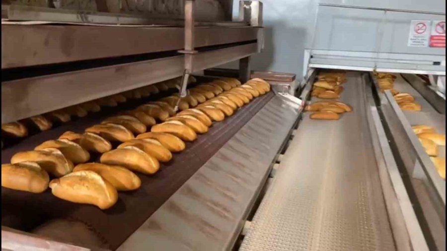 Kayseri Büyükşehir’den Deprem Bölgesine 597 Bin Unlu Mamul Yardımı