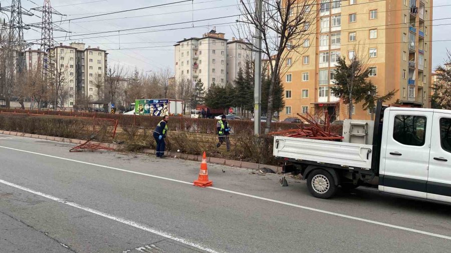Ambulans Tramvay Yoluna Girdi: 1 Yaralı