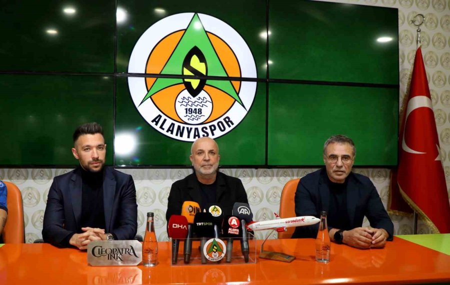 Alanyaspor, Ersun Yanal İle 1.5 Yıllık Sözleşme İmzaladı