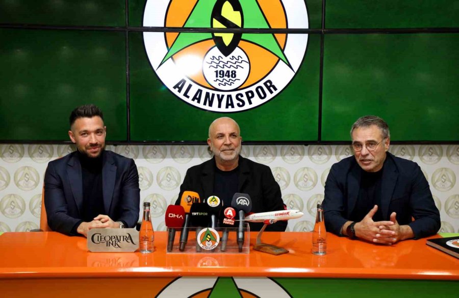 Alanyaspor, Ersun Yanal İle 1.5 Yıllık Sözleşme İmzaladı