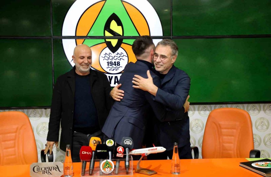 Alanyaspor, Ersun Yanal İle 1.5 Yıllık Sözleşme İmzaladı