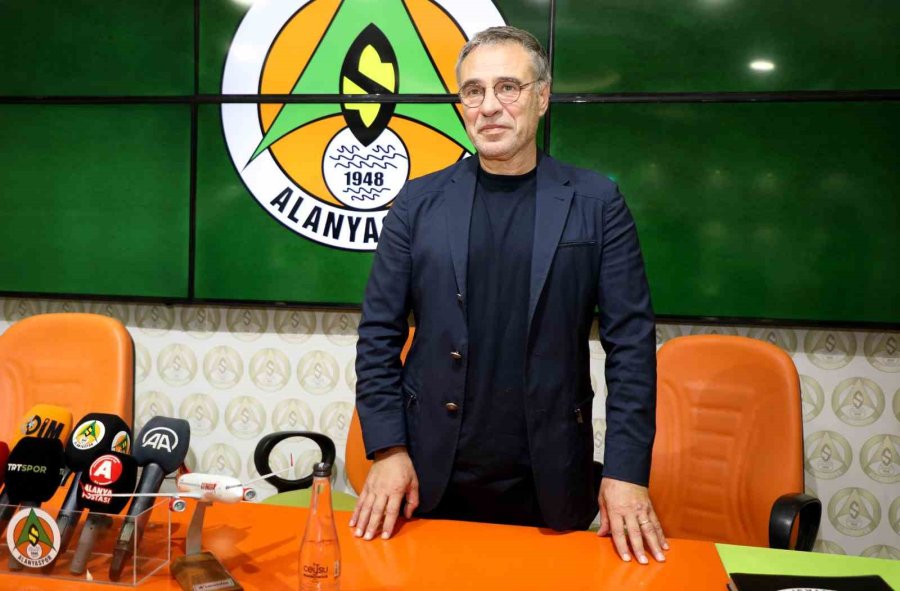 Alanyaspor, Ersun Yanal İle 1.5 Yıllık Sözleşme İmzaladı