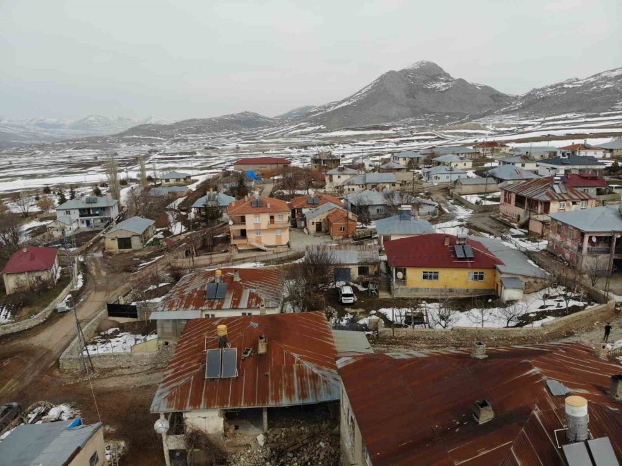 Sarız’da Hasar Tablosu Gün Geçtikçe Ortaya Çıkıyor