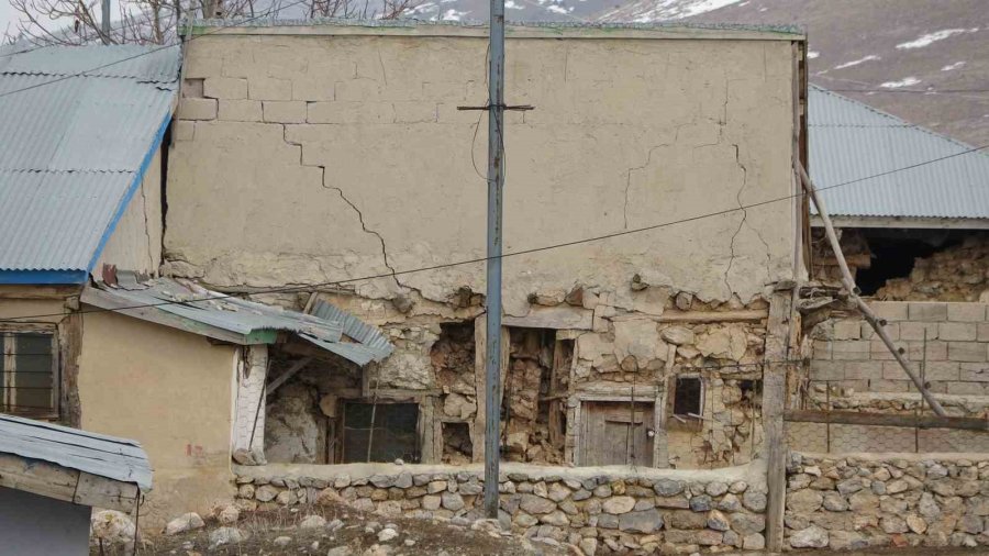 Sarız’da Hasar Tablosu Gün Geçtikçe Ortaya Çıkıyor