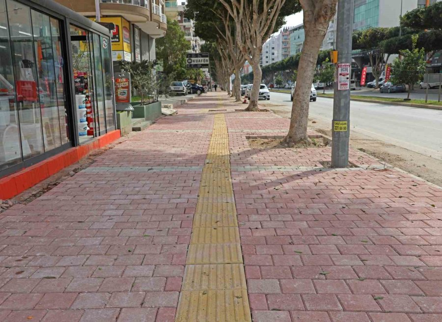 Termesos Bulvarı Kaldırımı Yenileniyor