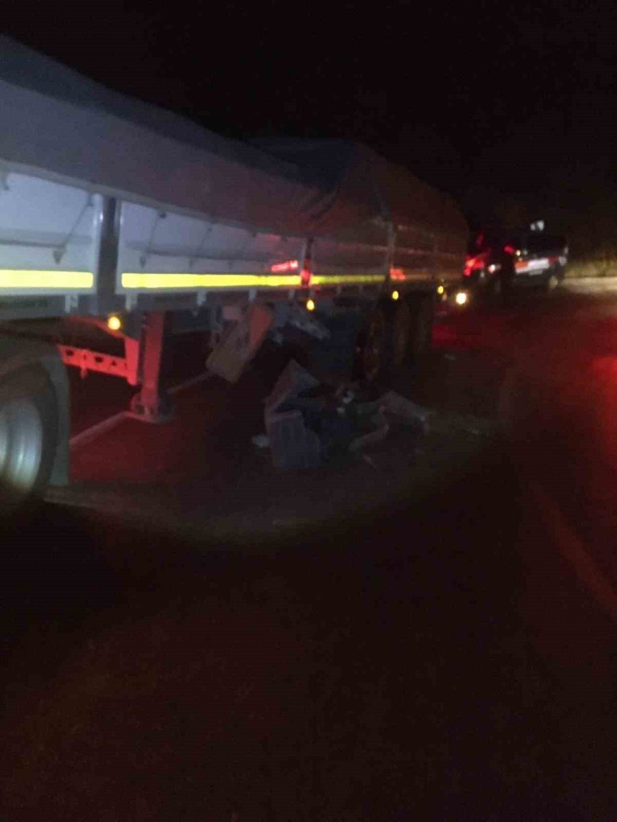 Otomobille Çekici Çarpıştı: 2 Kişi Yaralandı