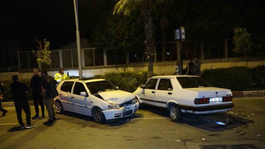 Alkollü Sürücüyü Palmiye Ağacı Durdurdu