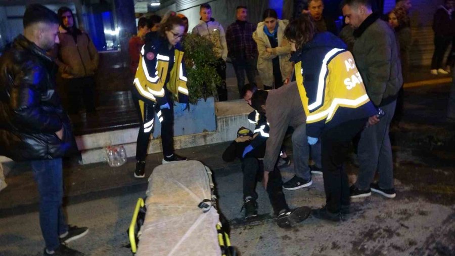 Alkollü Sürücüyü Palmiye Ağacı Durdurdu