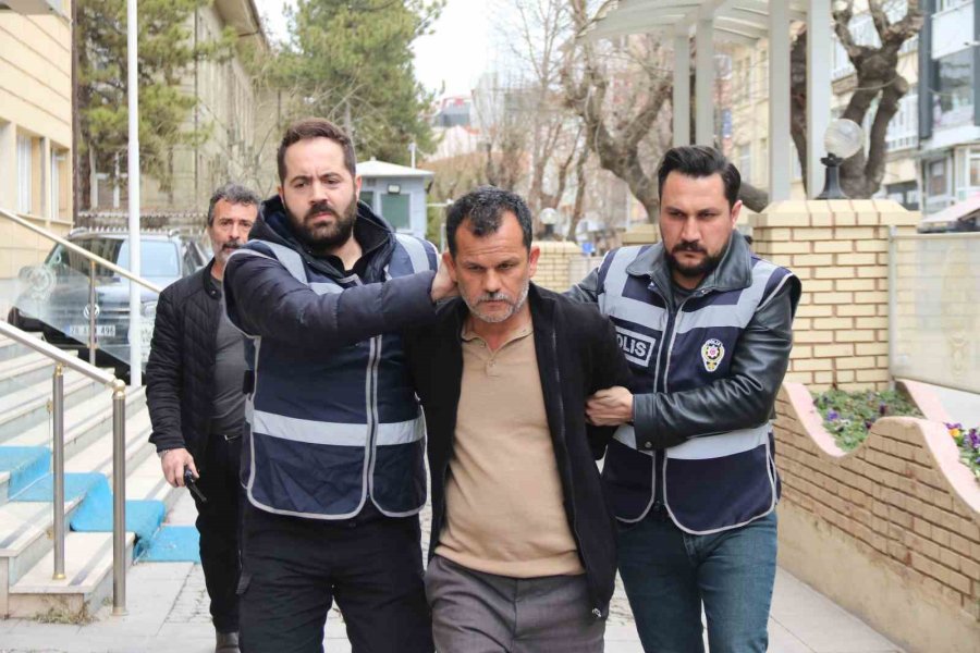 Bursa’da 2 Kardeşin Ve Polis Memurunun Ölümüyle İlgili Aranan Şüpheli Eskişehir’de Yakalandı