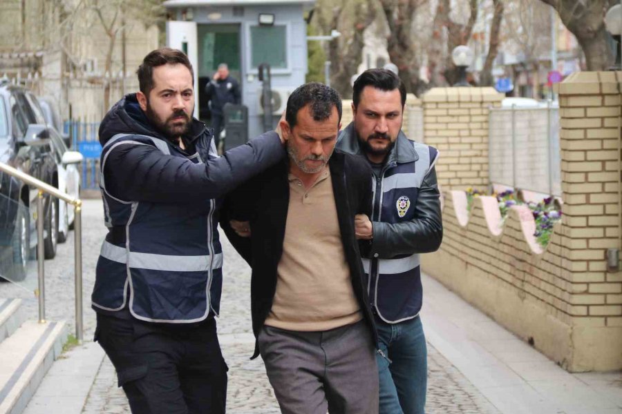 Bursa’da 2 Kardeşin Ve Polis Memurunun Ölümüyle İlgili Aranan Şüpheli Eskişehir’de Yakalandı