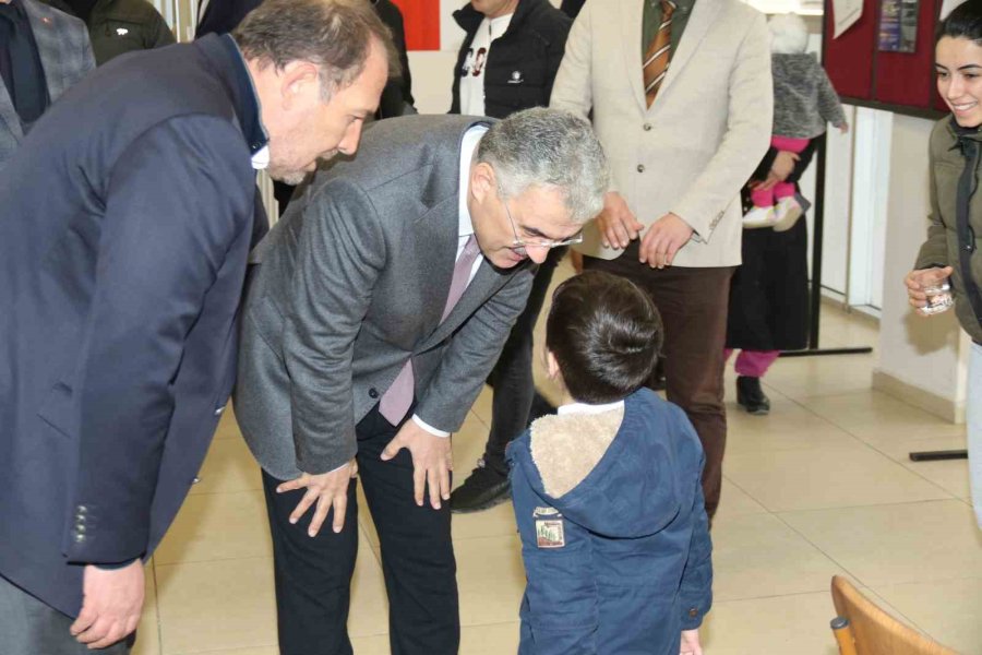 Vali Erol Ayyıldız Kyk Yurdunda Kalan Depremzedeleri Ziyaret Etti