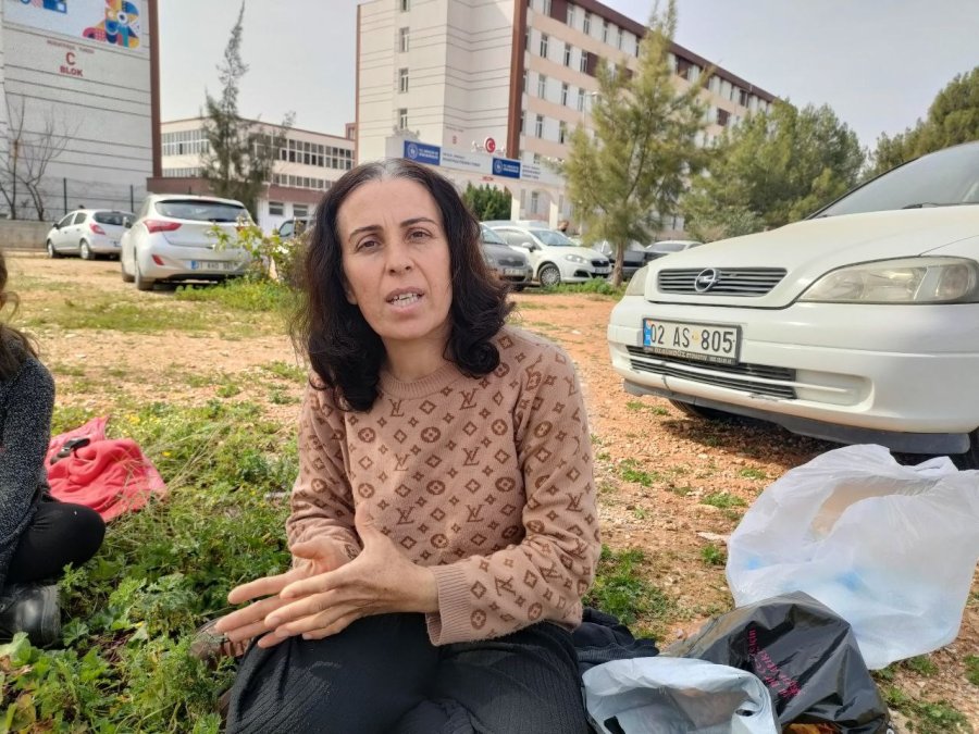 Depremde 3 Kardeşi Ve Annesini Kaybetti, Göz Pınarları Kurudu