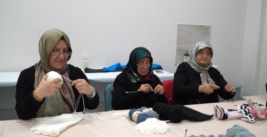 Kayseri Büyükşehir ‘iyilik’ Örüyor, Depremzedeler Isınıyor