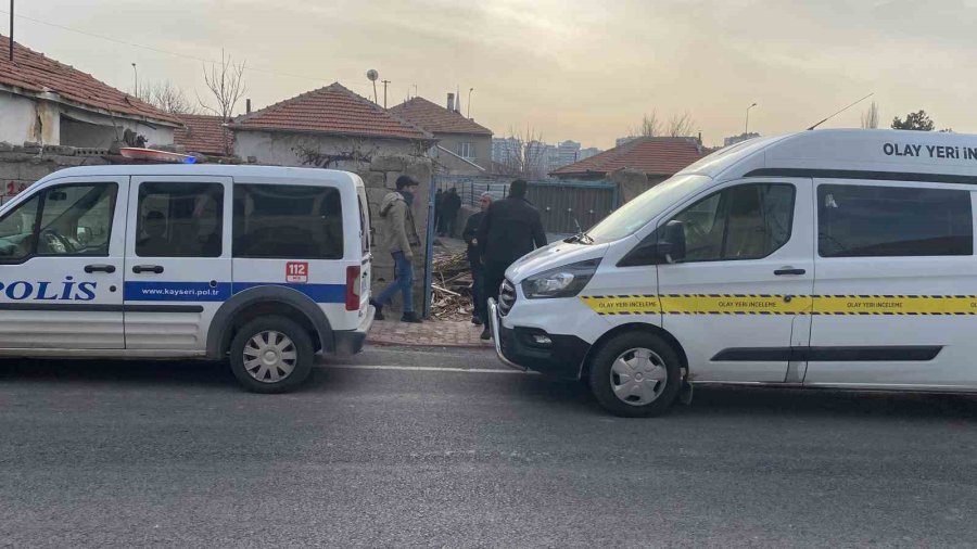 3 Yaşındaki Bebek Beşiğinde Ölü Bulundu