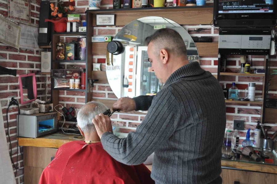 Bazı Berberler Randevu Sistemiyle Çalışmayı Tercih Etmiyor
