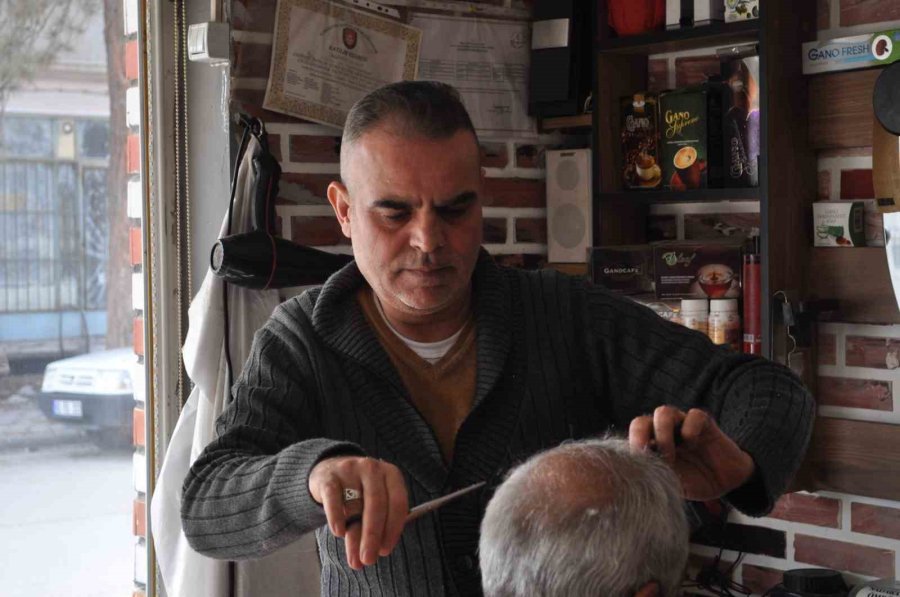 Bazı Berberler Randevu Sistemiyle Çalışmayı Tercih Etmiyor