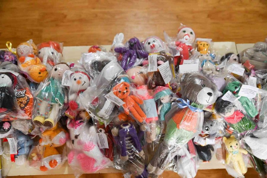 Belde Evi Kursiyerlerden Çocuklara Oyuncak Desteği