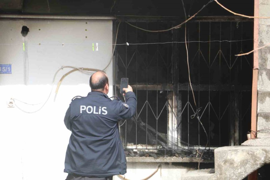 Üst Kat Komşusu Evi Yaktı, Yaşlı Adam Canını Zor Kurtardı