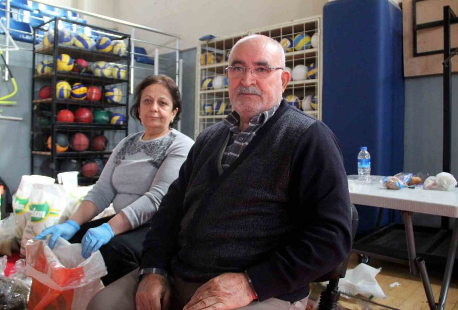 14 Yakınını Kaybetti, Acısını Unutup Yardıma Koştu