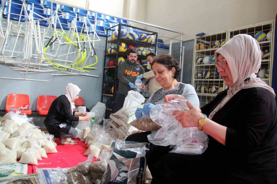 14 Yakınını Kaybetti, Acısını Unutup Yardıma Koştu