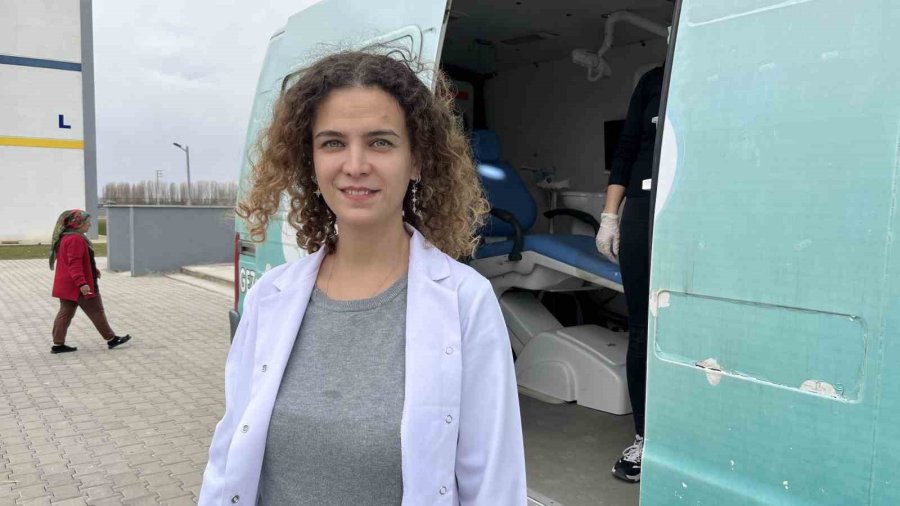 Ağız Ve Diş Sağlığı Gezici Tarama Aracı Yurtta Kalan Depremzedelere Hizmet Veriyor