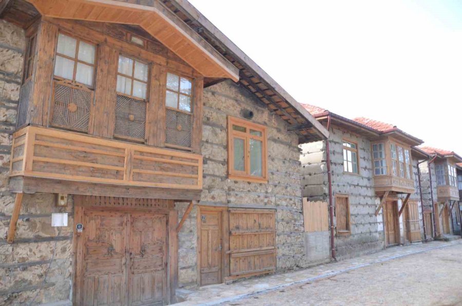 ’düğmeli Evleri’yle Öne Çıkan Ormana’da Çevre Düzenlemesinin İkinci Etabı Tamamlandı