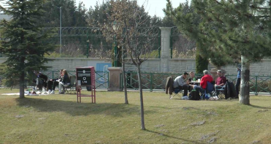 Eskişehir İlkbahara Yüksek Sıcaklıkla Başladı